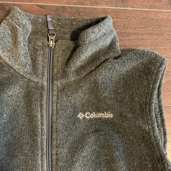 Men’s Columbia Fleece Lightweight Zip Up Vest, sz Medium. - Picture 2 of 9